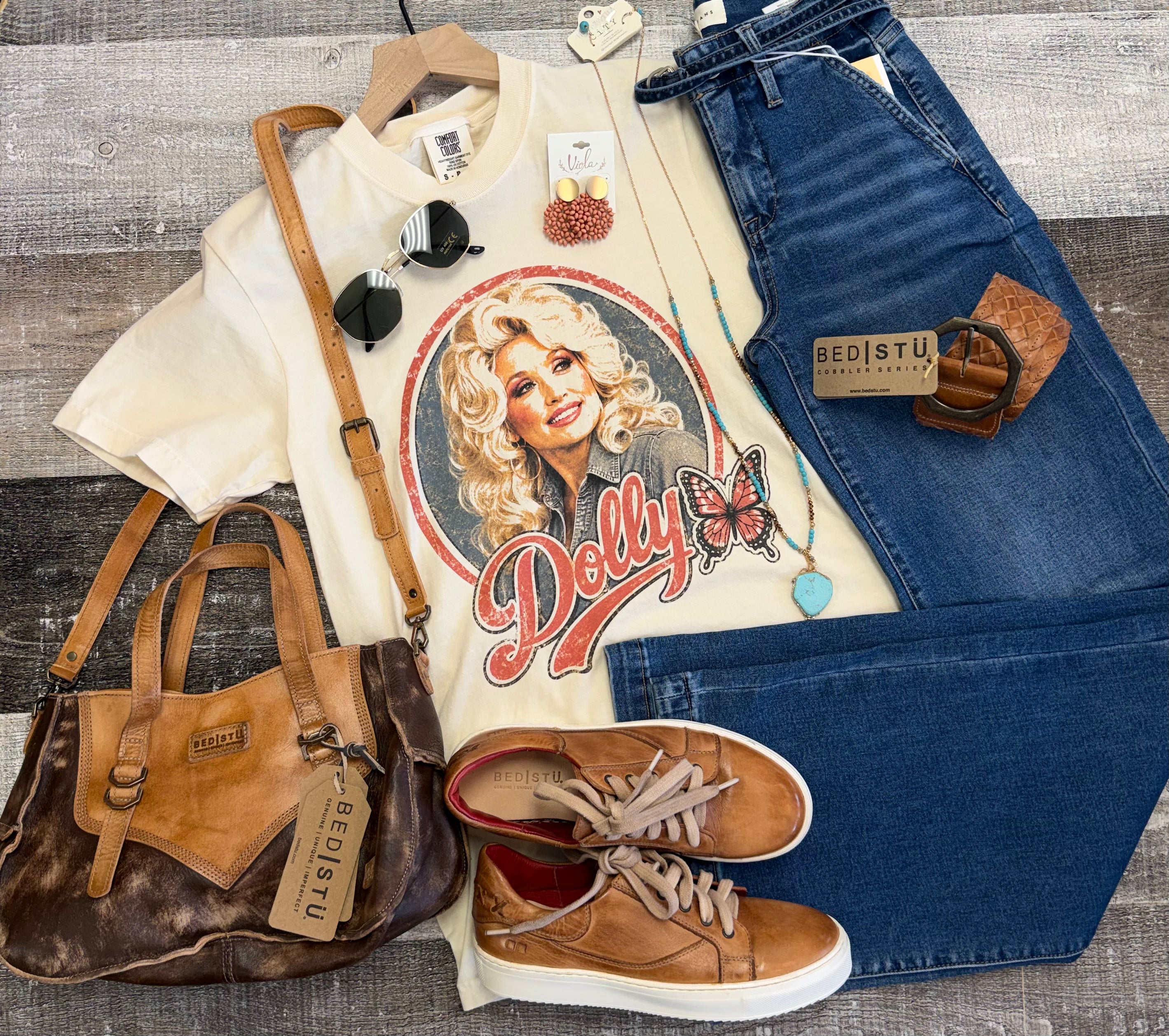 Dolly Tee